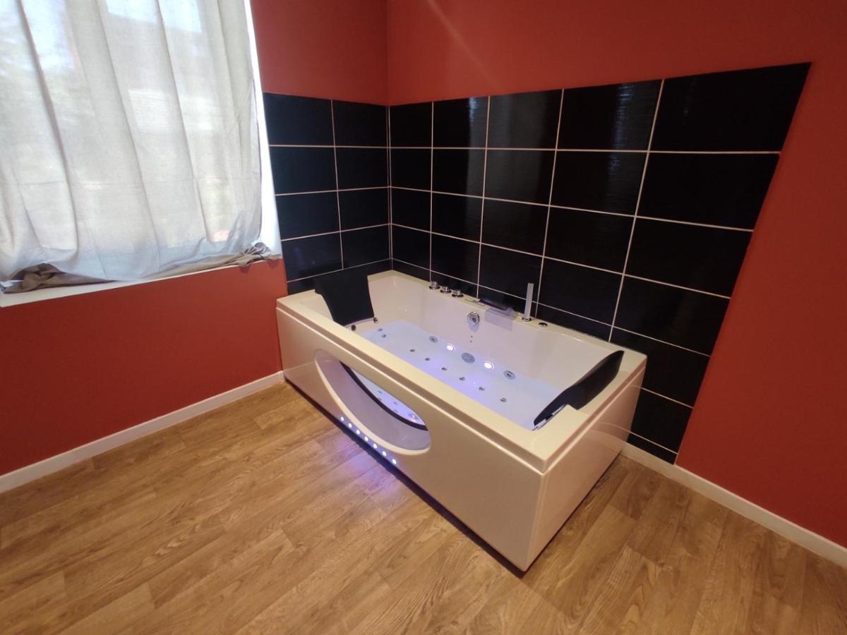 Ng Suitehome - Lille I Roubaix Centre I Coq Francais - Balneo - Netflix - Wifi Eksteriør bilde